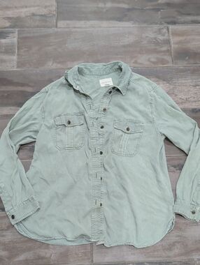 American Eagle Outfitters Green Women's Casual Button-Down Shirt